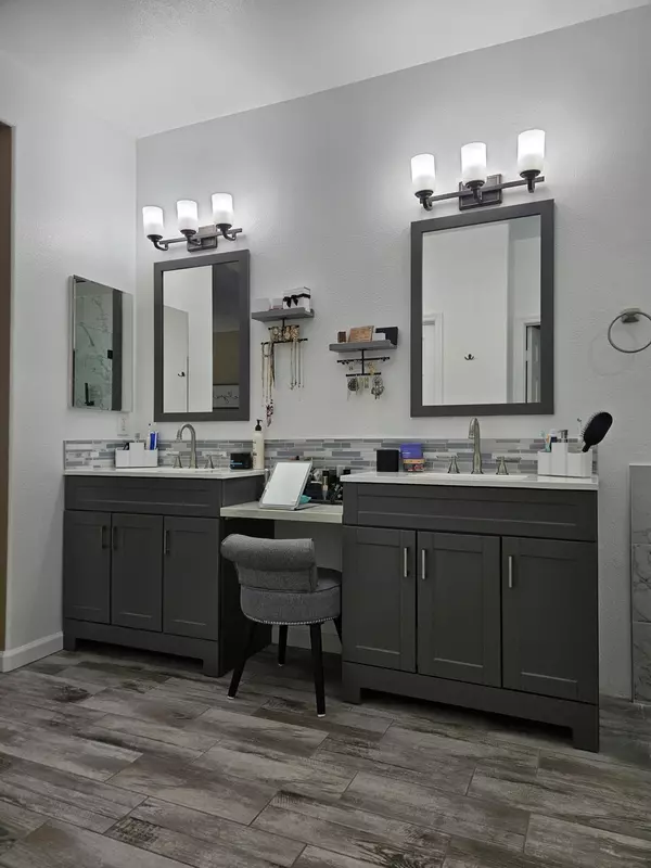 Santa Clarita, CA 91350,28514 Santa Catarina Rd RD