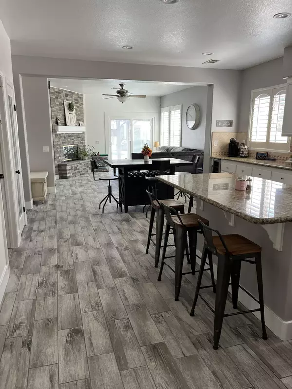 Santa Clarita, CA 91350,28514 Santa Catarina Rd RD