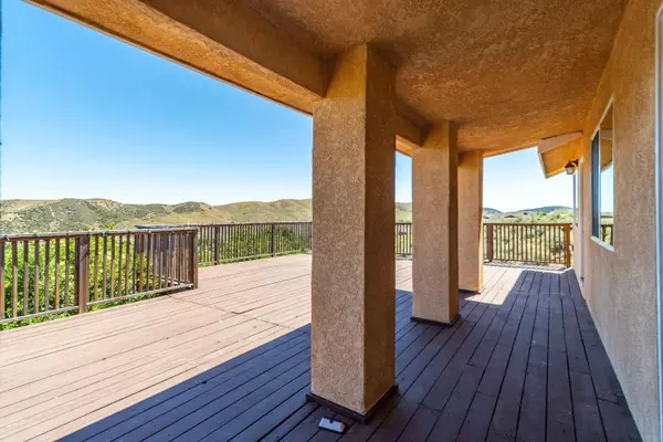 Lake Elizabeth, CA 93532,14761 Flintstone Dr