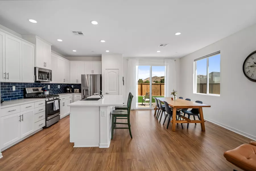 3615 Santa Monica CT, Rosamond, CA 93560