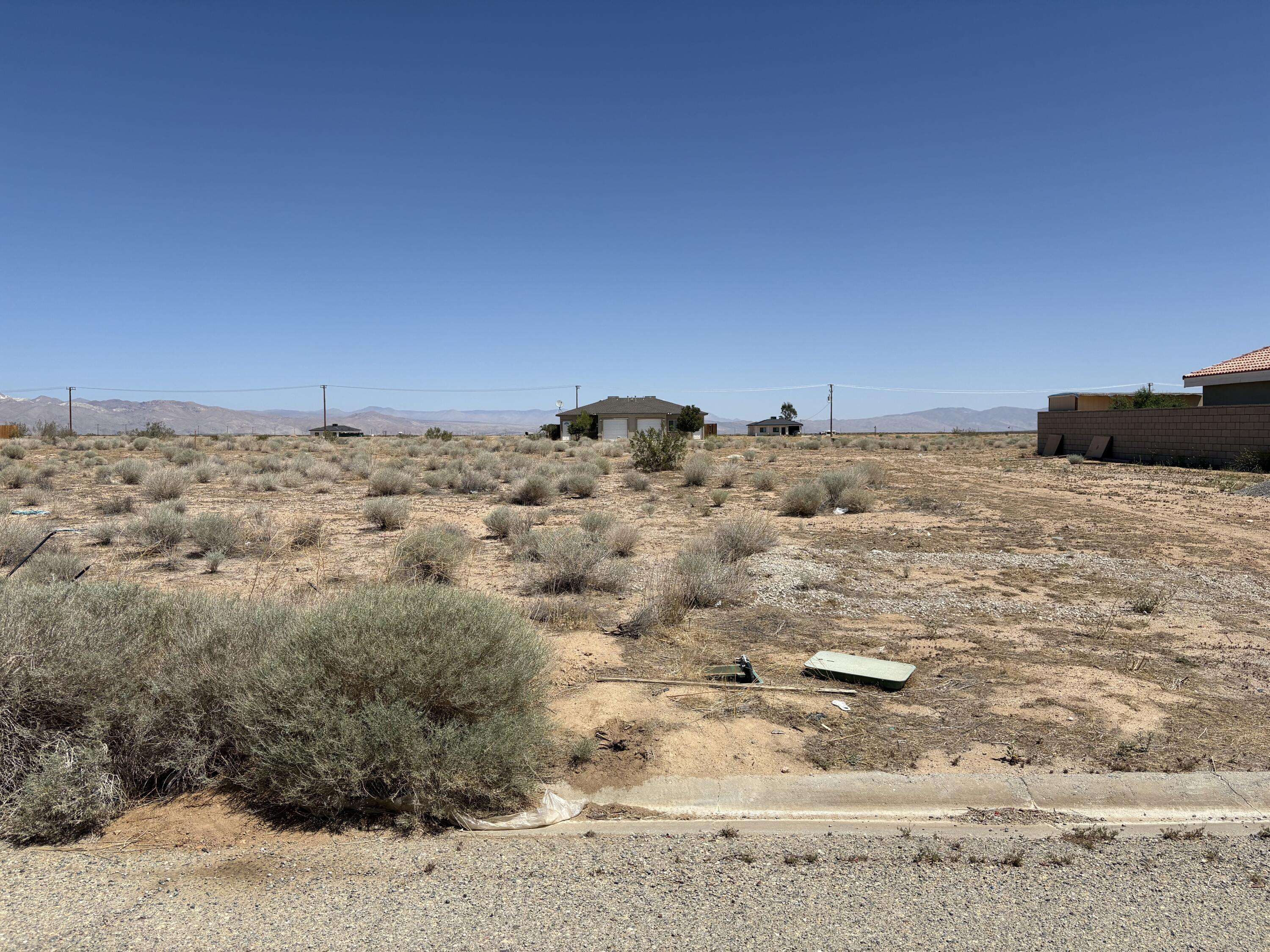 Charles PL, California City, CA 93505