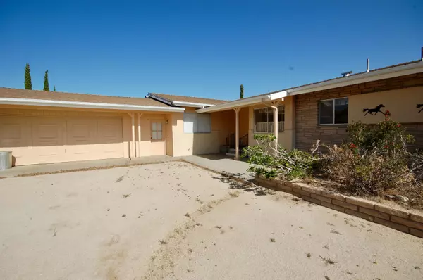 9305 E Avenue Y8, Juniper Hills, CA 93543