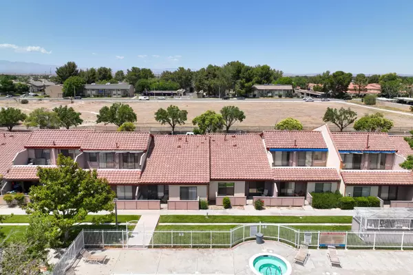 43334 32nd ST #Unit 18, Lancaster, CA 93536