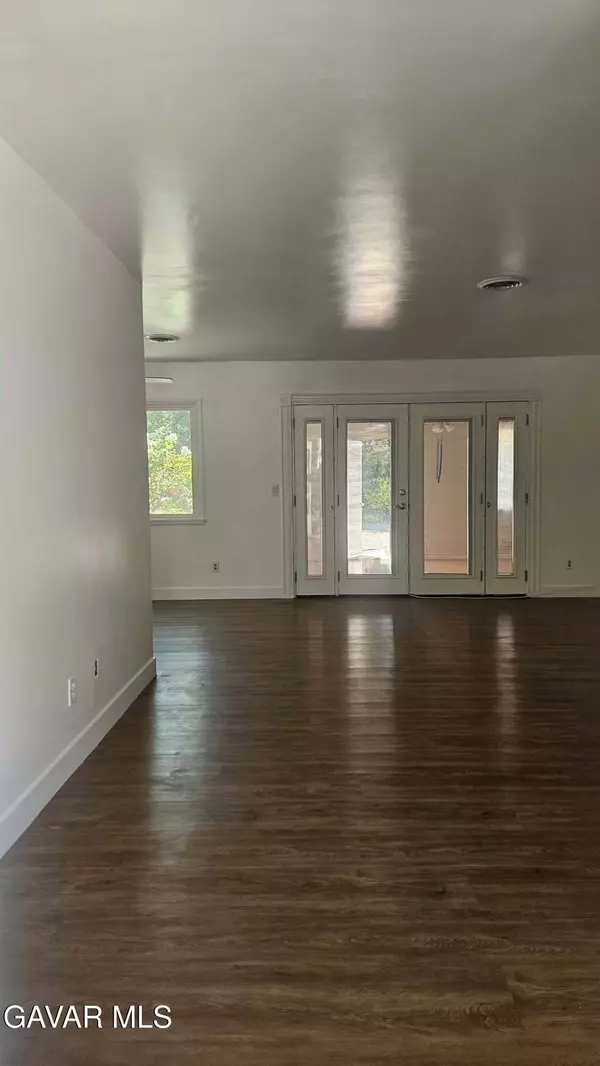 Woodland Hills, CA 91367,6179 Platt AVE