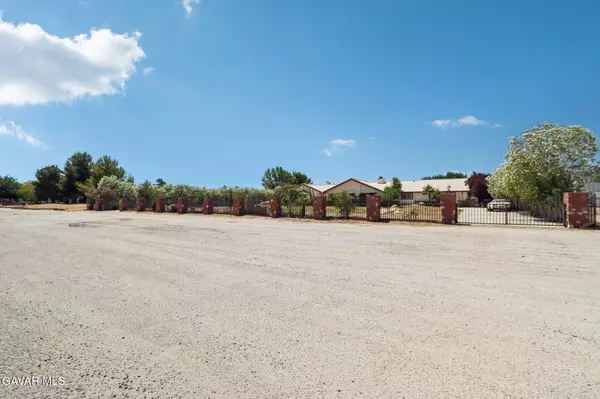Palmdale, CA 93551,2828 W Ave O 8