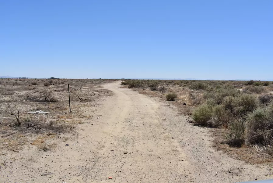 5700 W Avenue C, Lancaster, CA 93536