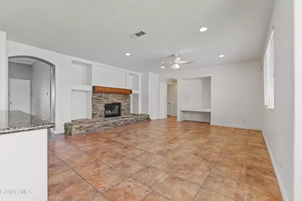 Lancaster, CA 93536,43731 Windrose PL