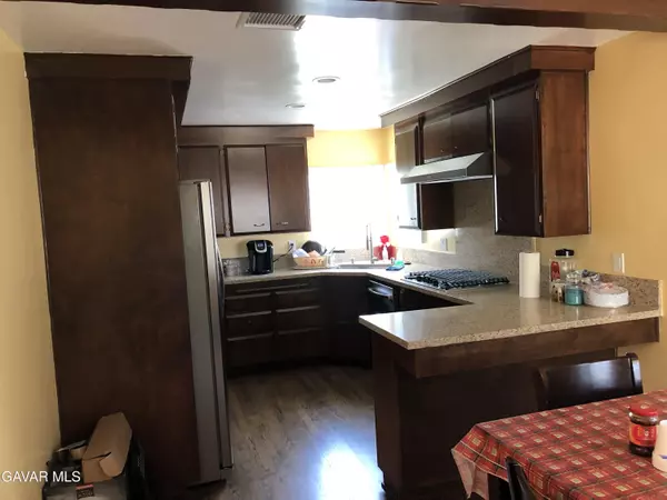 Sylmar, CA 91342,10404 Foothill BLVD