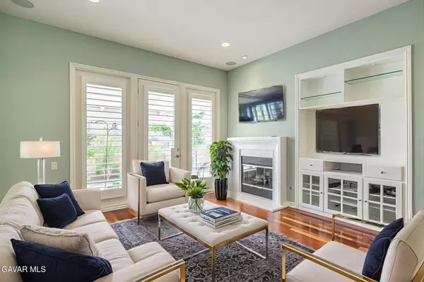 Valencia, CA 91354,23785 Western Cedar CT