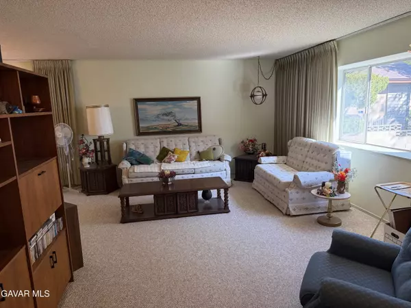 Lancaster, CA 93535,1017 E Avenue J5