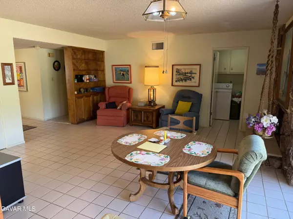 Lancaster, CA 93535,1017 E Avenue J5