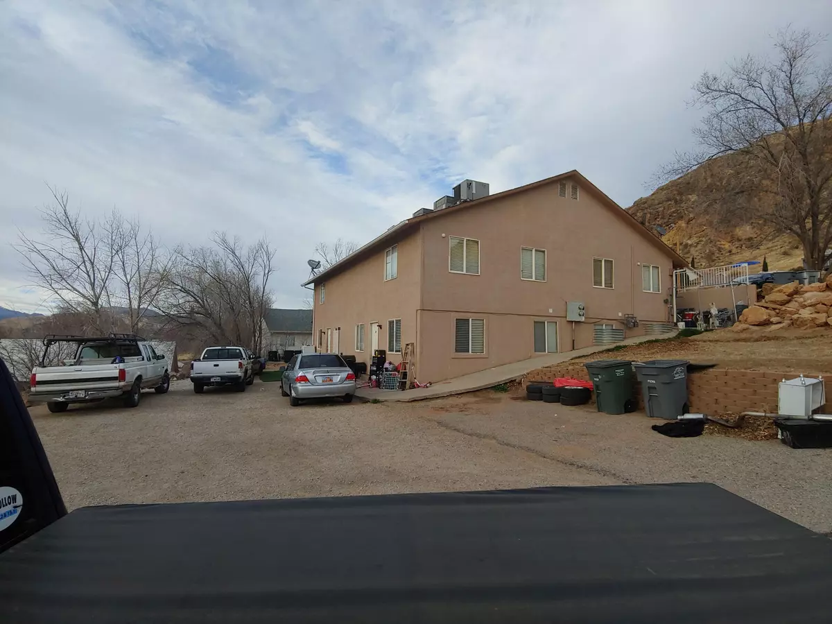 La Verkin, UT 84745,30 S 100 E