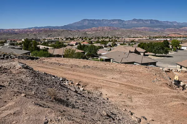 2394 Ridge View DR, Hurricane, UT 84737