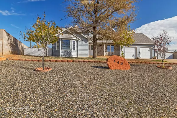 240 N Scenic DR E, Washington, UT 84780