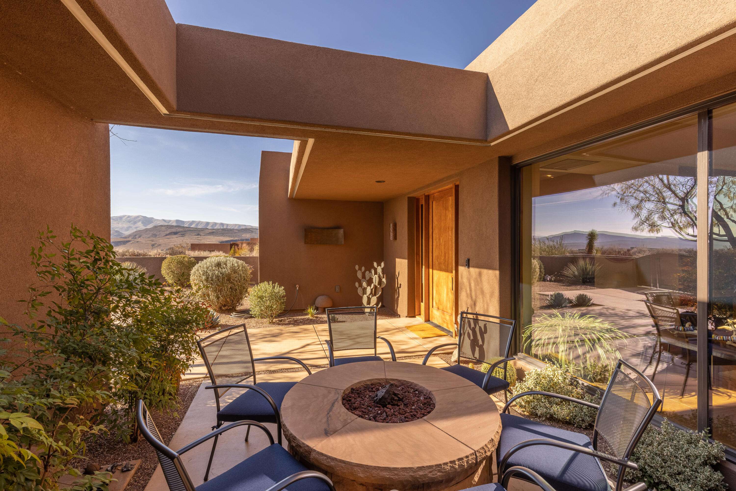 Ivins, UT 84738,584 W Paiute DR