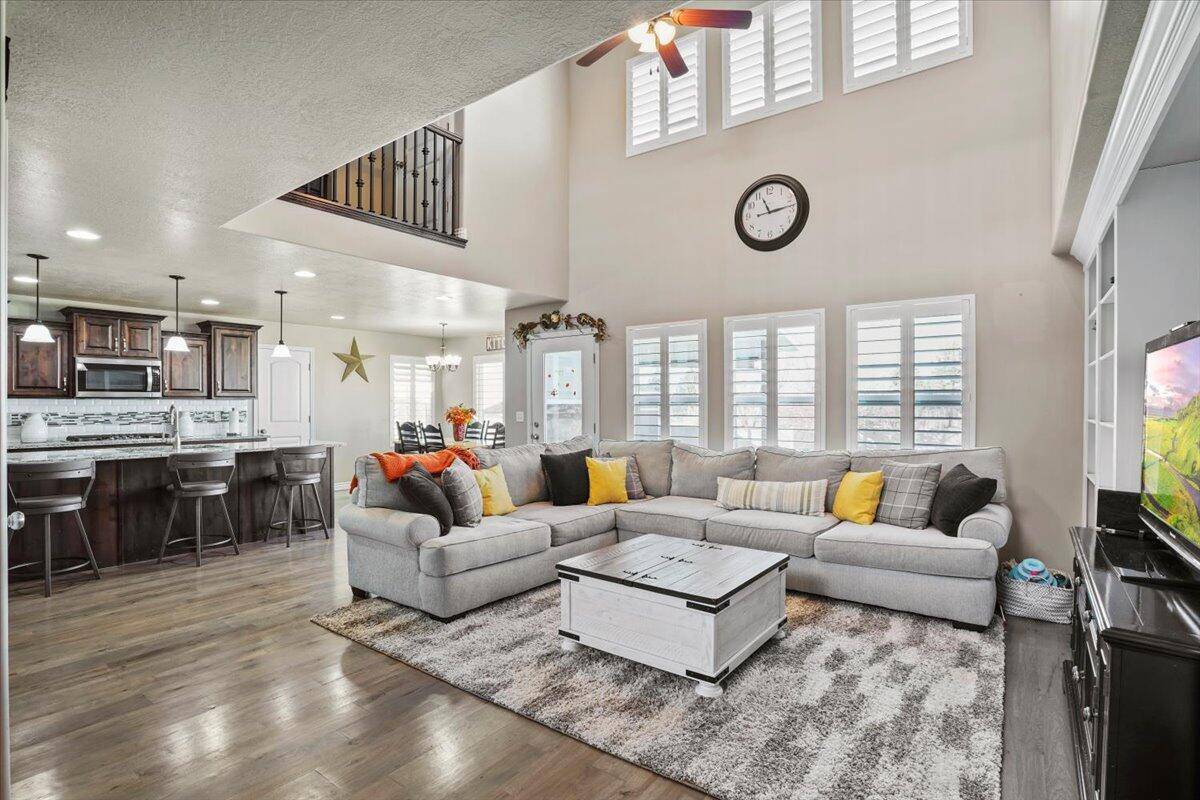 Syracuse, UT 84075,1322 S 2800 W