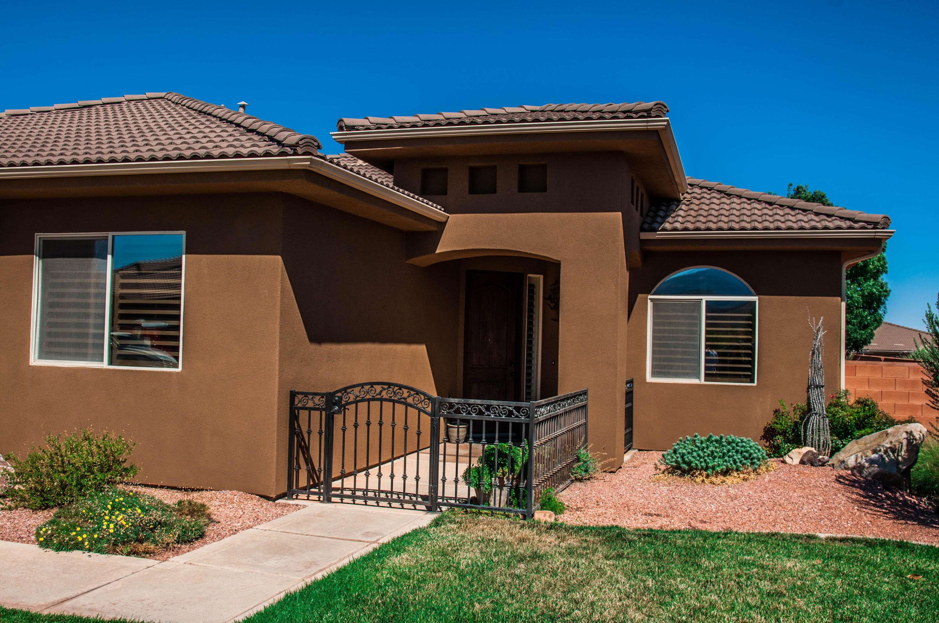 Ivins, UT 84738,581 S 170 W
