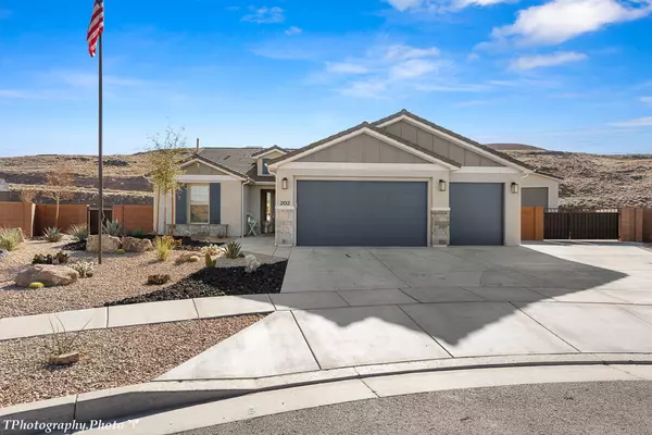 202 N Sage Crest CIR, Washington, UT 84780