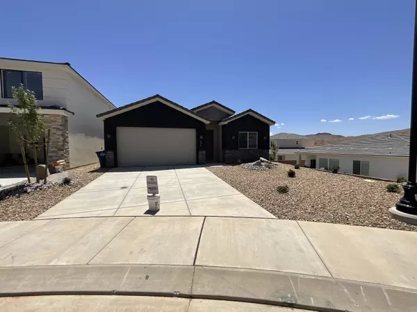 549 S Stewart Creek Cv, Washington, UT 84780