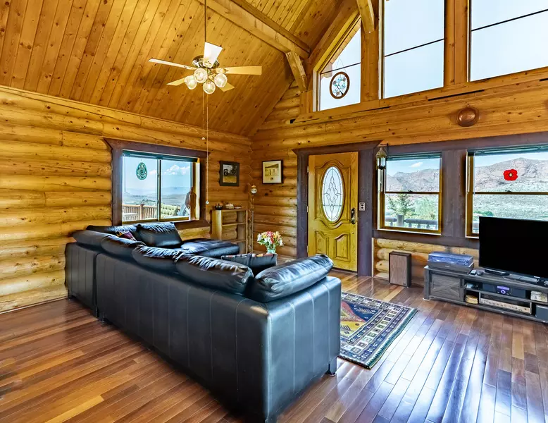 214 W Shinarump CIR, Leeds, UT 84746
