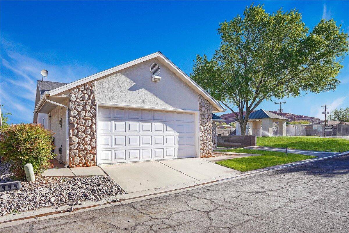 St George, UT 84770,1040 N 1300 W 49