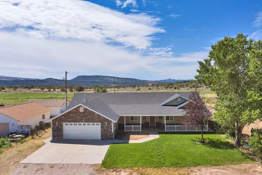 166 E Pioneer CIR, Brookside, UT 84782