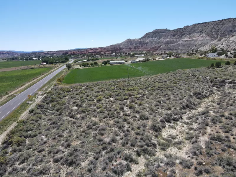 629 N Highway 12, Cannonville, UT 84718