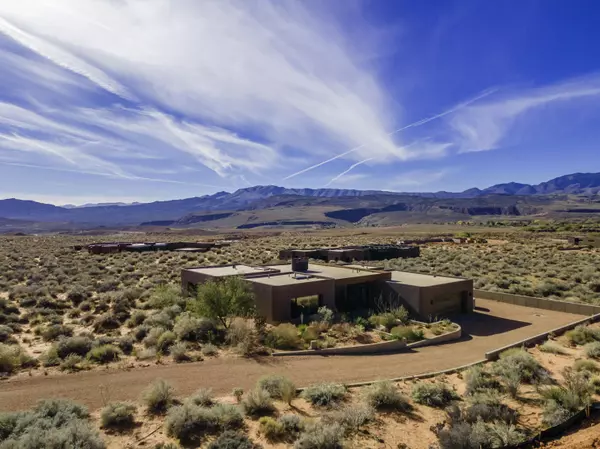 746 W Shinava DR, Ivins, UT 84738