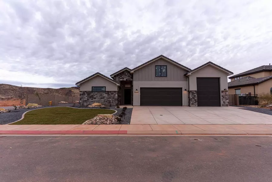 5204 W 2040 S, Hurricane, UT 84737