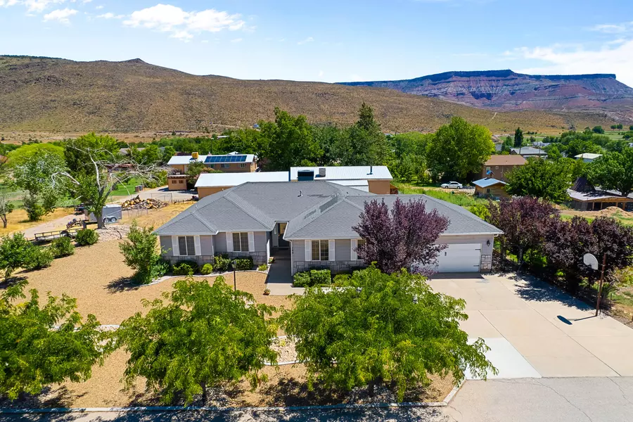 148 Sunset Ave, Toquerville, UT 84774