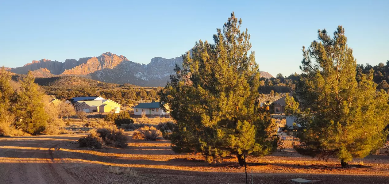784 Foothill DR, Apple Valley, UT 84737