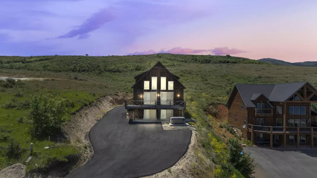 689 N Cambry DR, Garden City, UT 84028