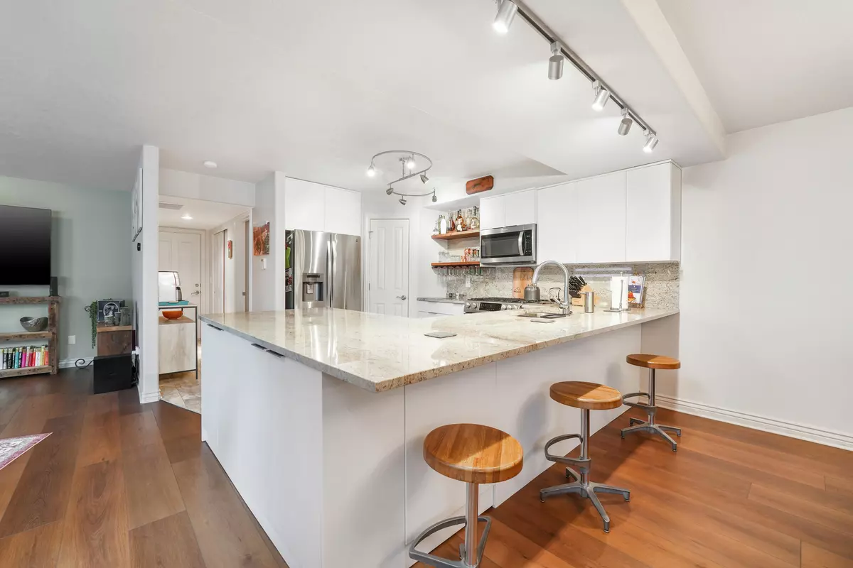 Sandy, UT 84070,9412 Purple Lilac LN