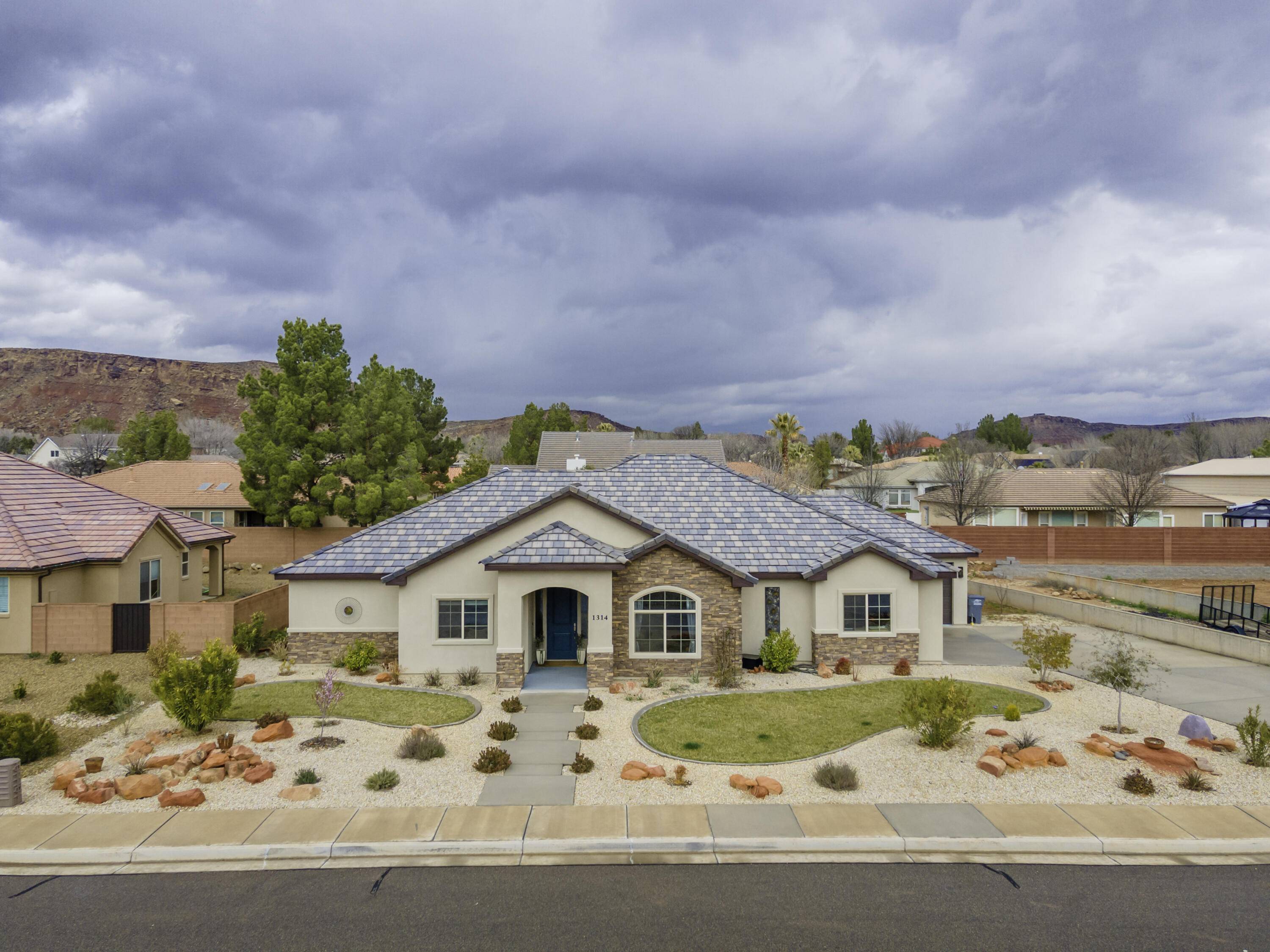 1314 W Marigold WAY, St George, UT 84790