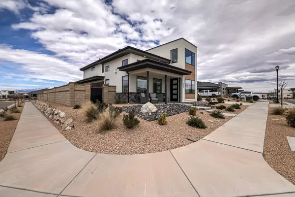 754 Rust Bluff DR, St George, UT 84790