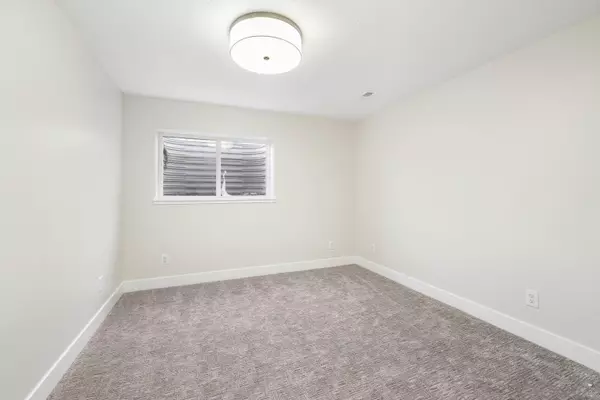 Highland, UT 84003,5758 W 9970 N