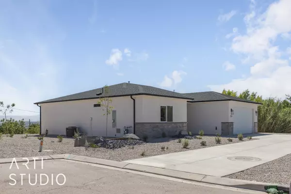 266 E 260 N, Washington, UT 84780