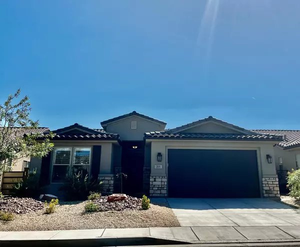 205 W White Pearl DR, Washington, UT 84780