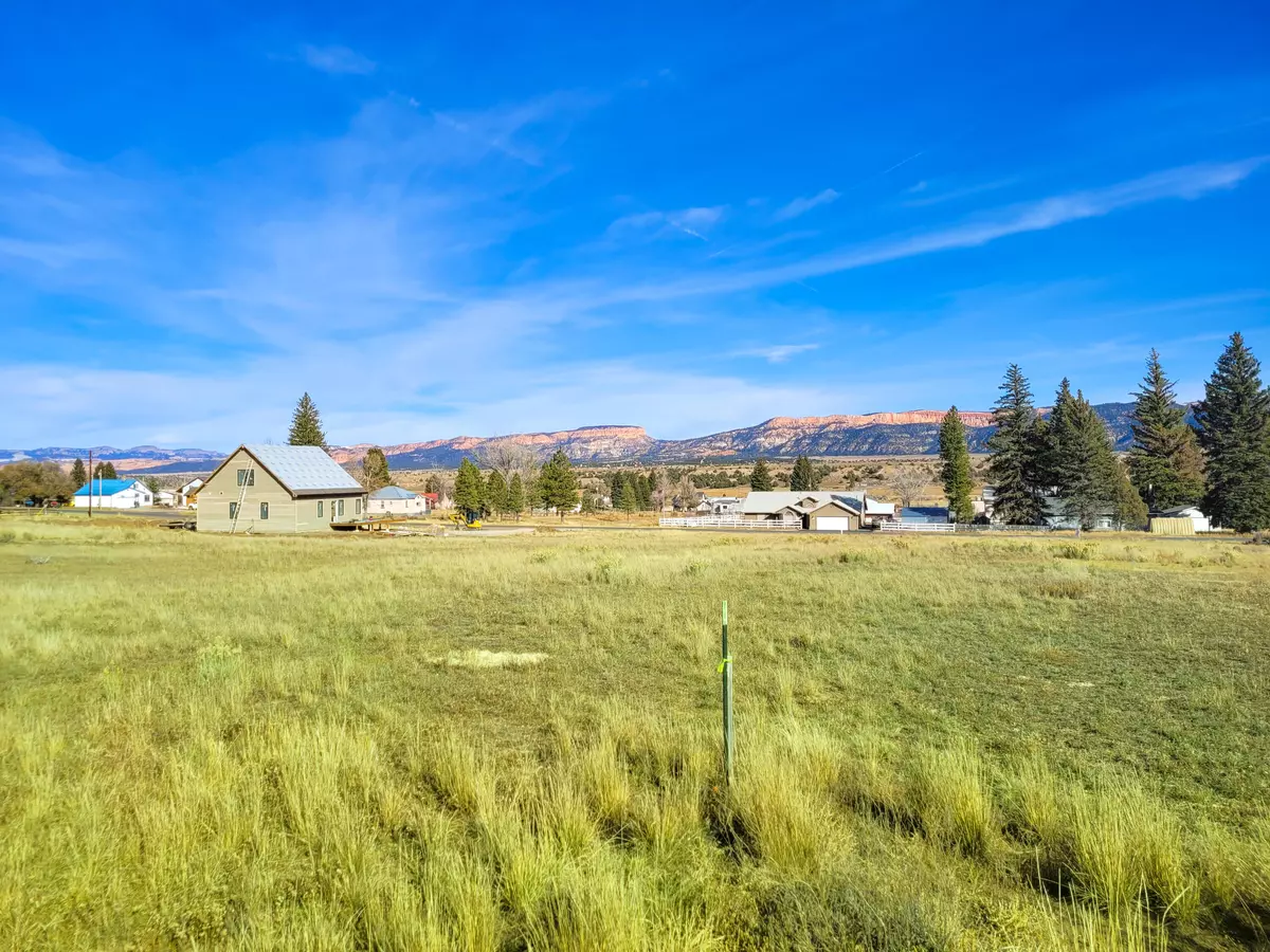 Hatch, UT 84735,35 N 100 ST W