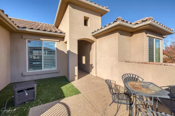 St George, UT 84790,1396 W Songbird DR