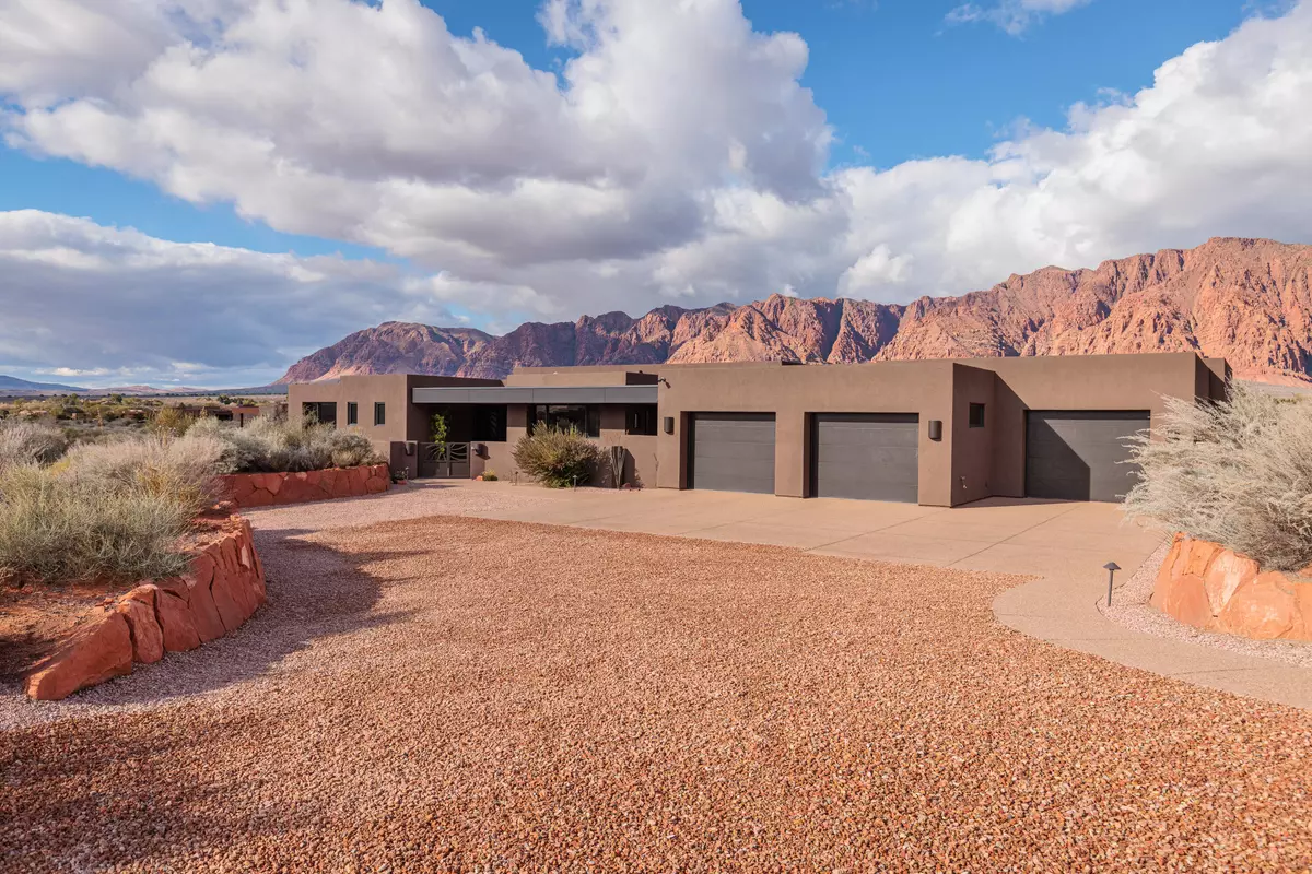 Ivins, UT 84738,736 W Shinava