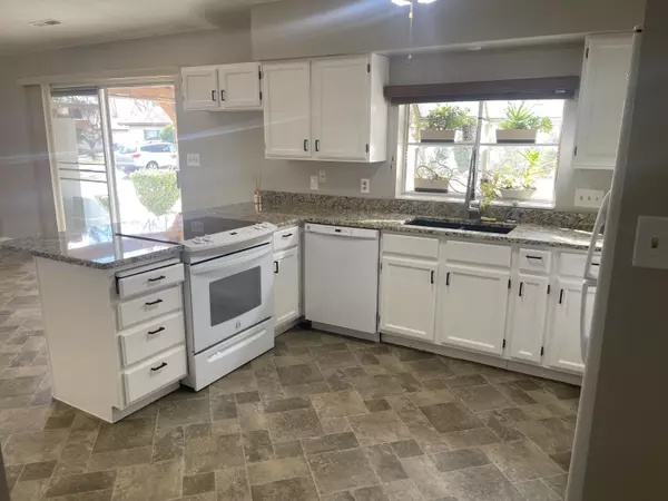 320 N Sunflower DR 17 St George, UT 84790