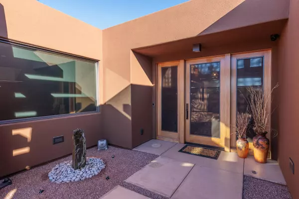 Ivins, UT 84738,986 N Paiute DR