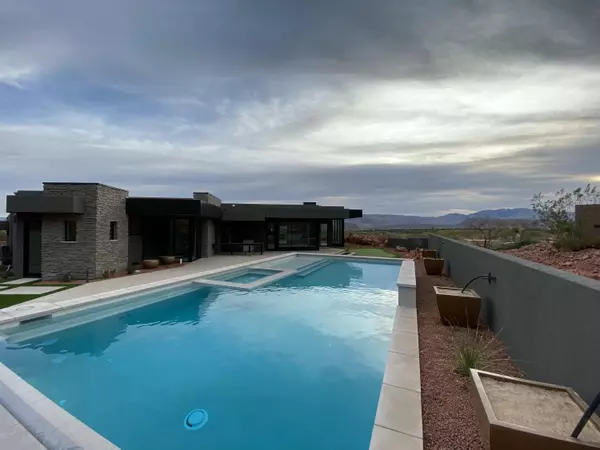 St George, UT 84770,2244 W Entrada TRL