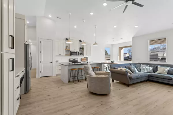 Enterprise, UT 84725,498 S 75 E