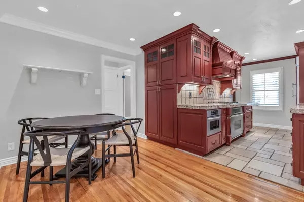 Salt Lake City, UT 84107,4957 S Wasatch ST