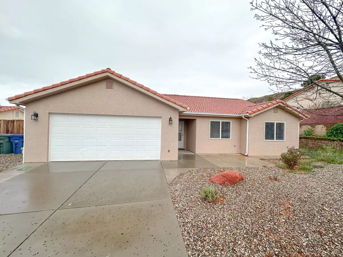 La Verkin, UT 84745,6 Pearl ST