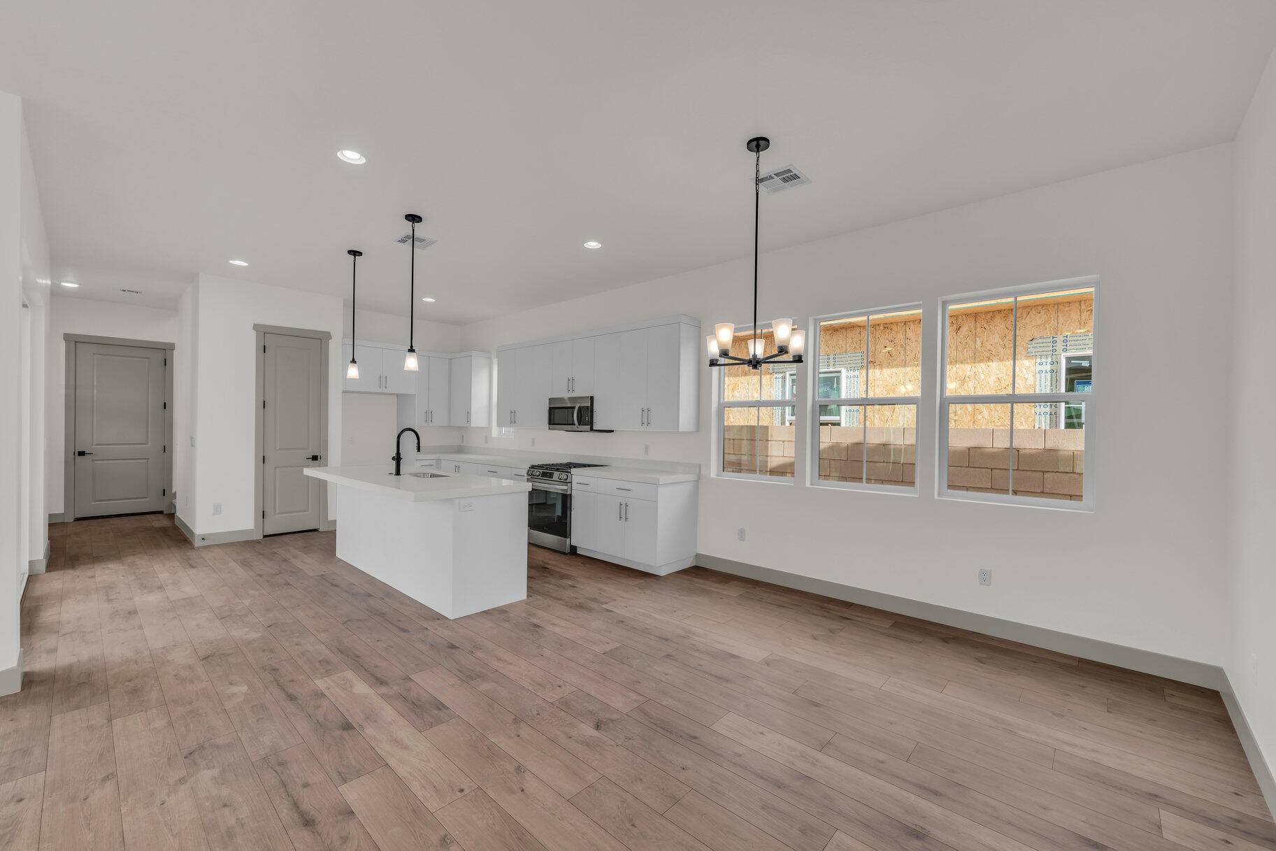 St George, UT 84790,664 W Canyon Pine RD