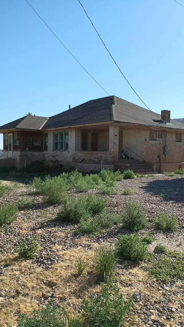 395 E 270 N,  Paragonah,  UT 84760