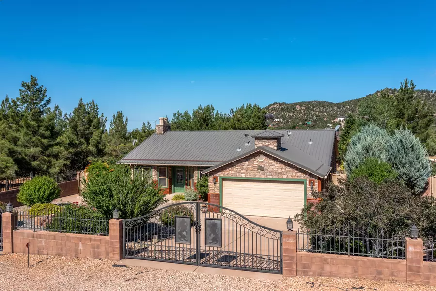 317 N Pinion CIR, Central, UT 84722